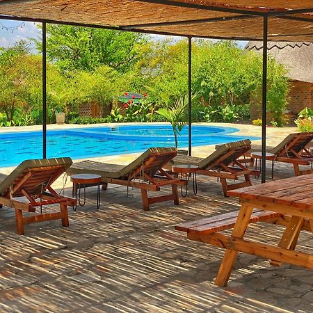 Murchison Falls Bamboo Village Paraa ภายนอก รูปภาพ