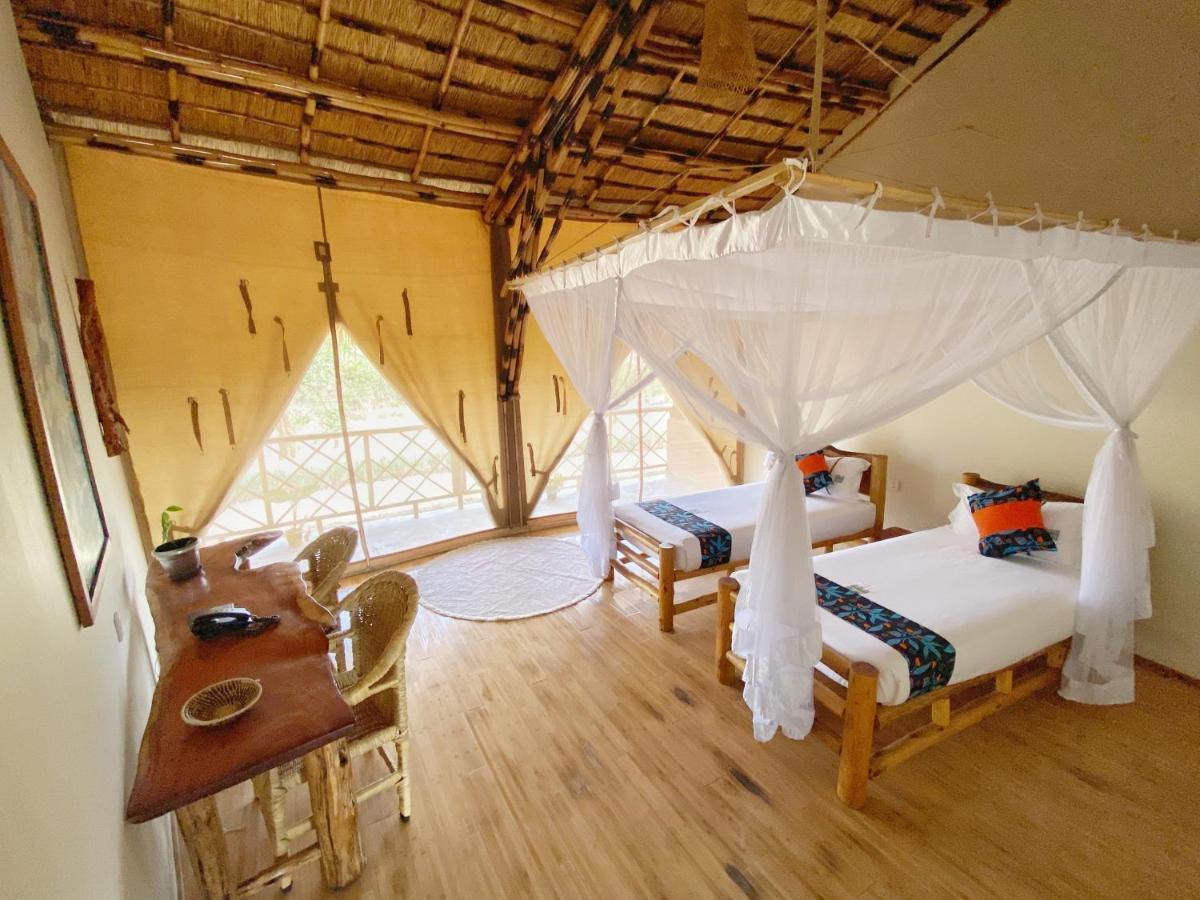 Murchison Falls Bamboo Village Paraa ภายนอก รูปภาพ