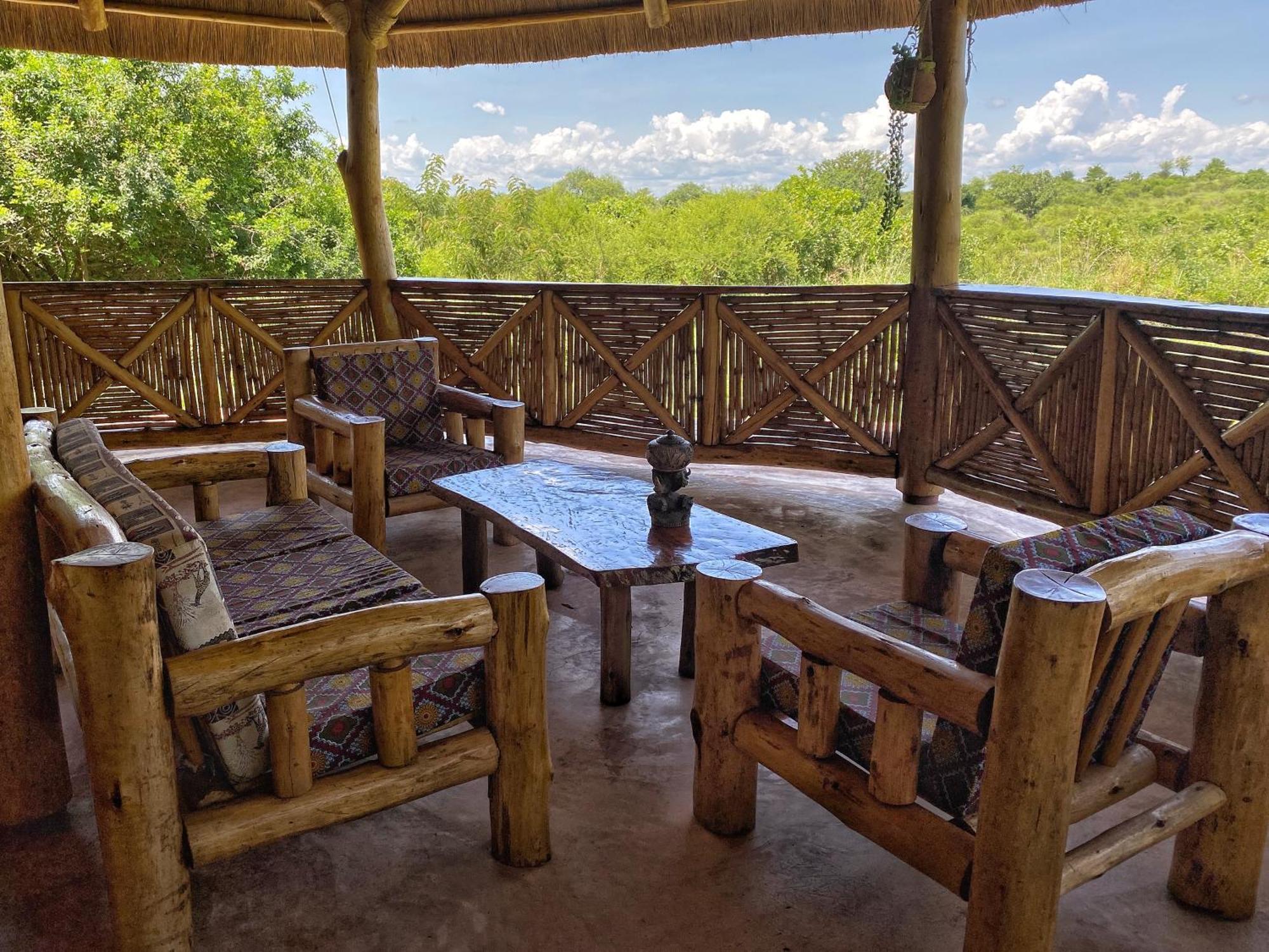Murchison Falls Bamboo Village Paraa ภายนอก รูปภาพ