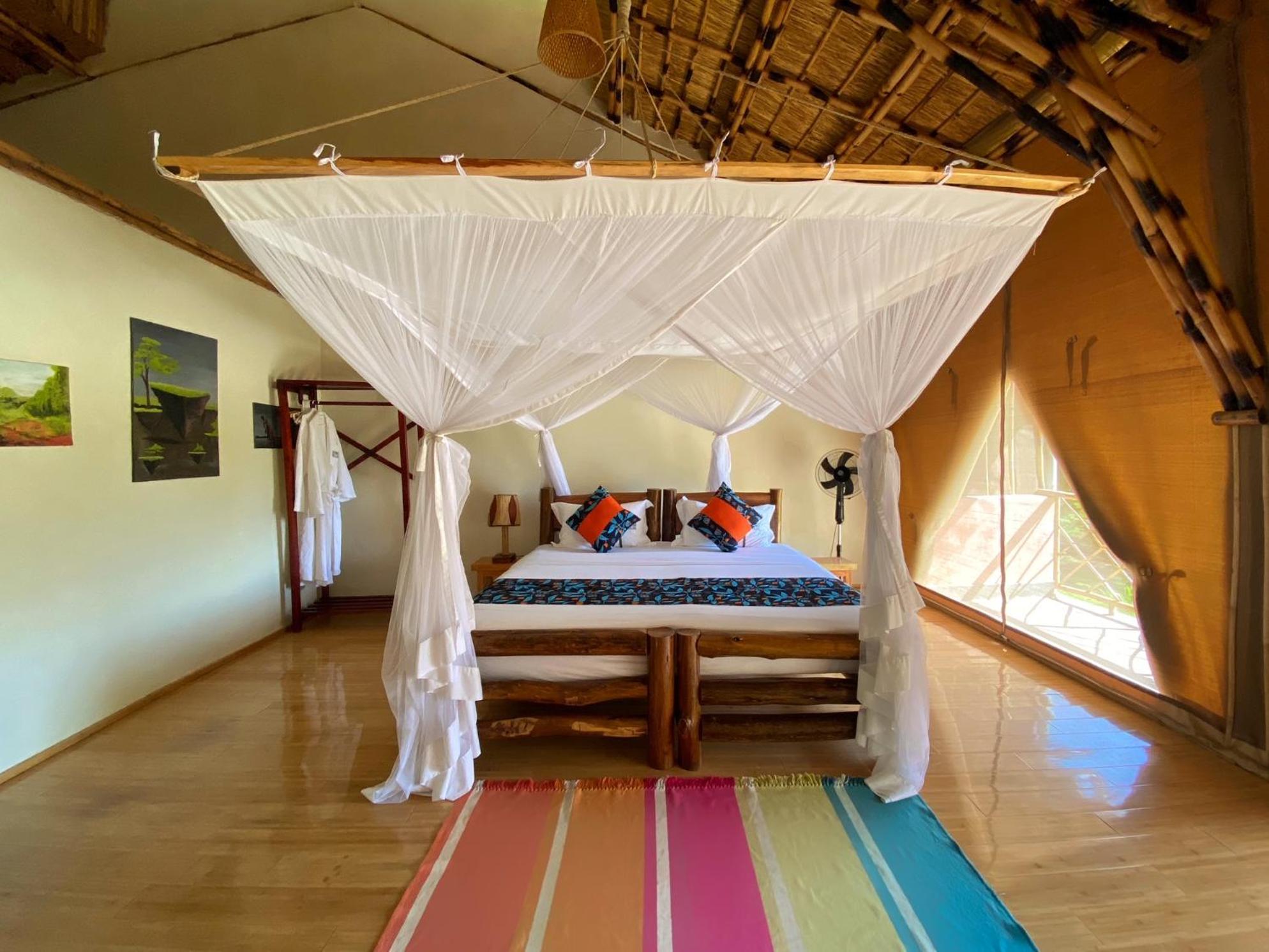 Murchison Falls Bamboo Village Paraa ภายนอก รูปภาพ